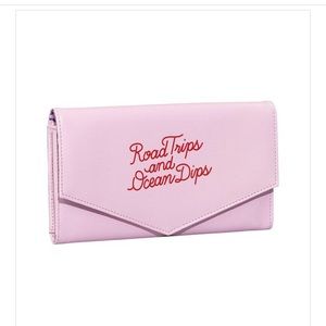 2 for $30 💕 NWT Travel Wallet